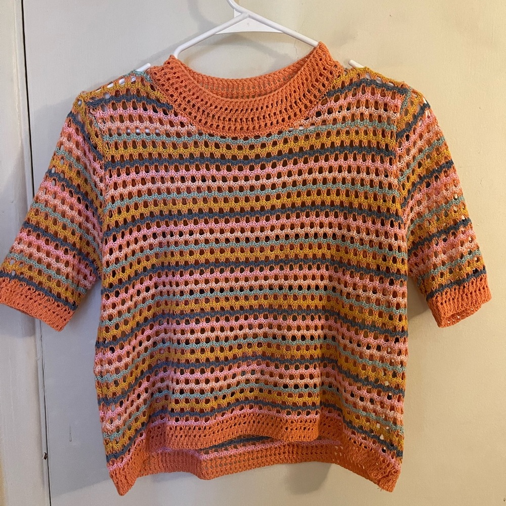 Knitted multicolored top